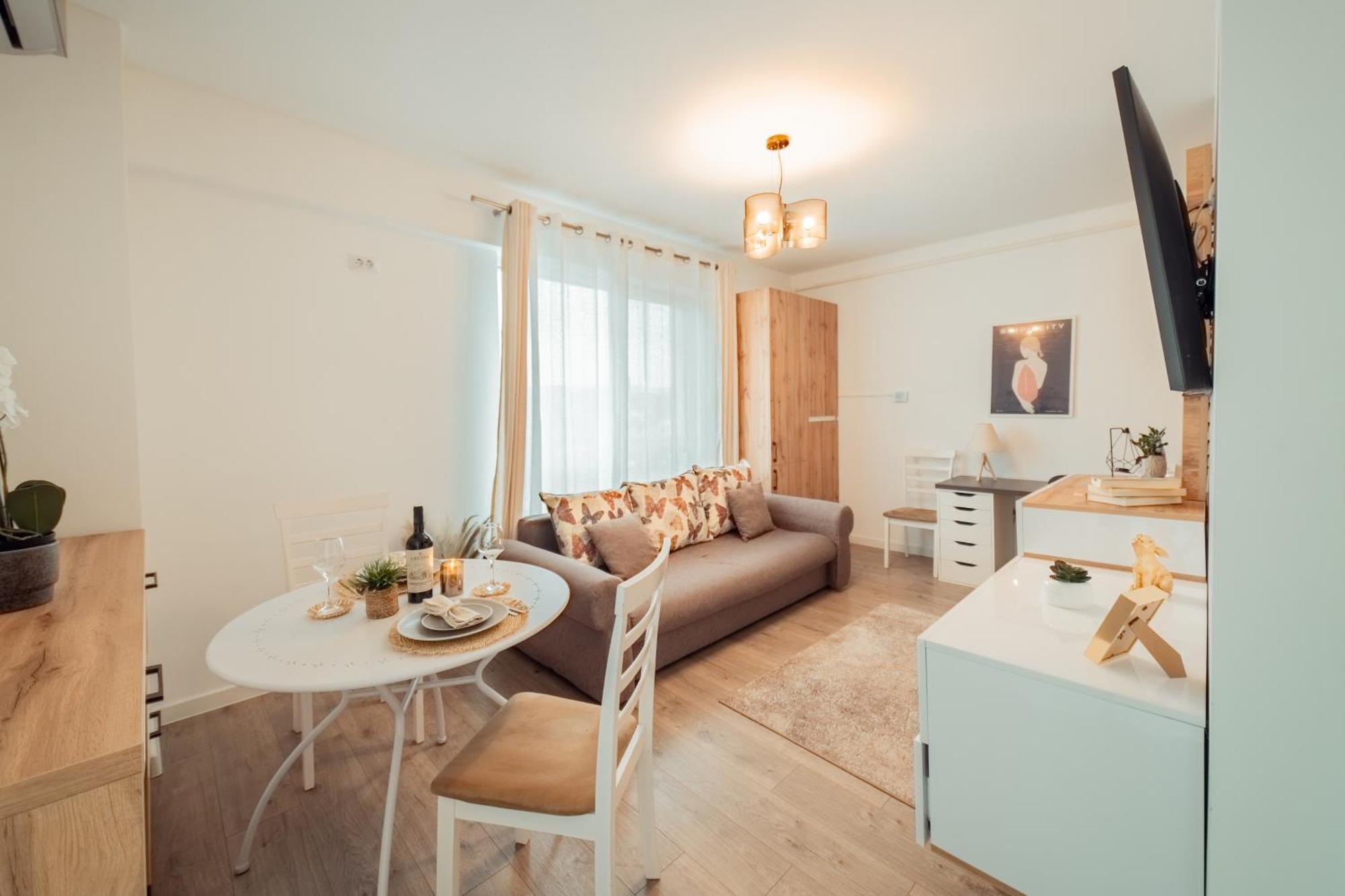 Palace Of Culture Dream Apartments And Studios Яш Екстериор снимка
