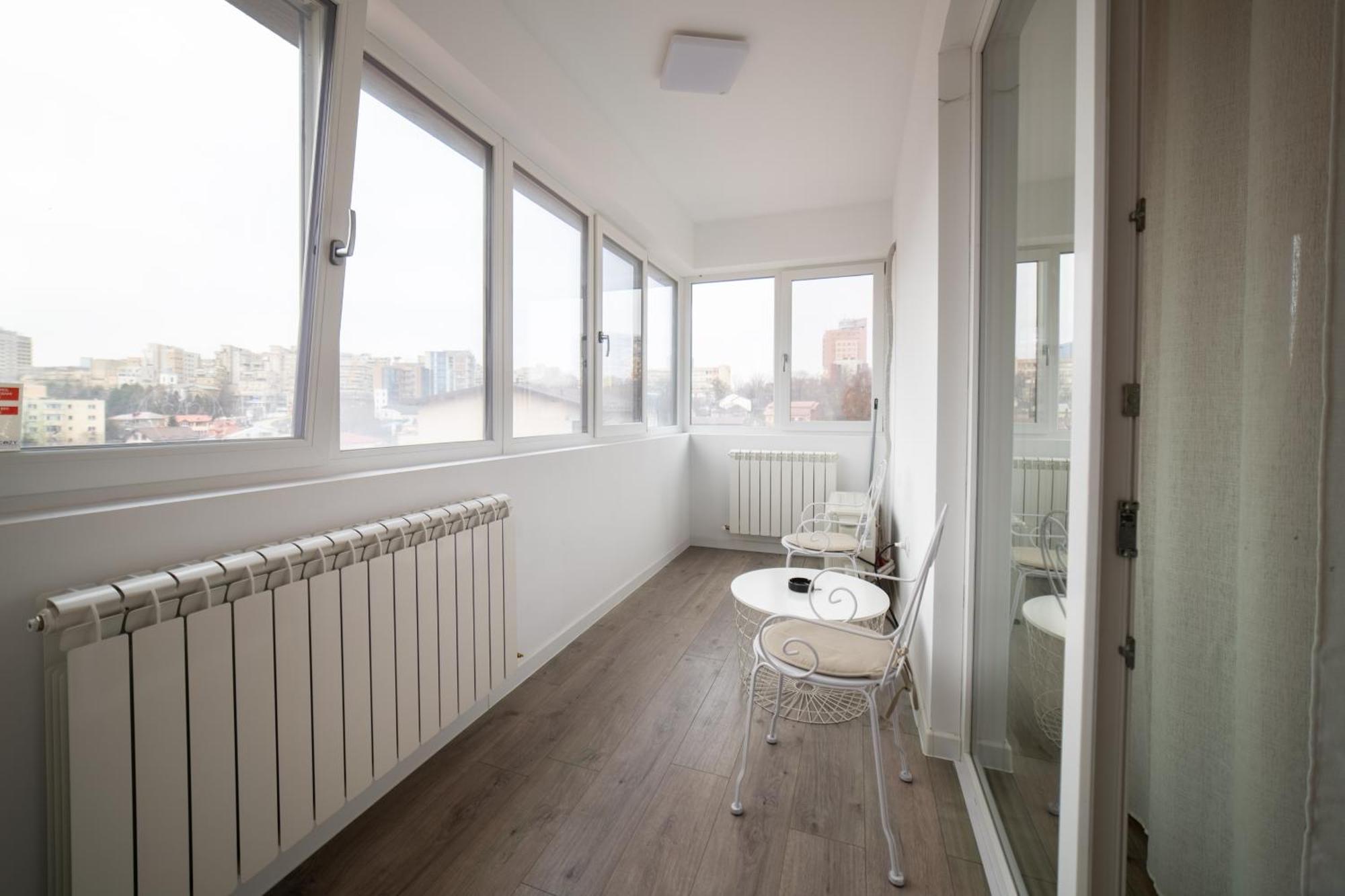Palace Of Culture Dream Apartments And Studios Яш Екстериор снимка