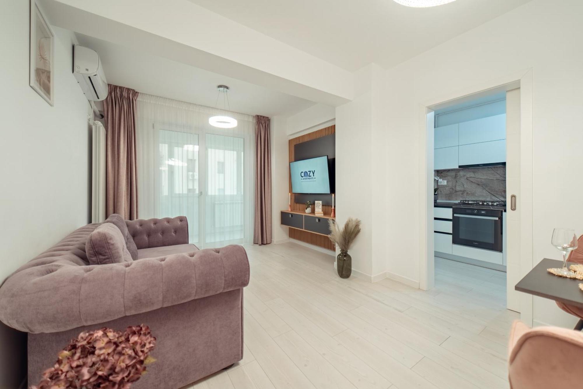 Palace Of Culture Dream Apartments And Studios Яш Екстериор снимка